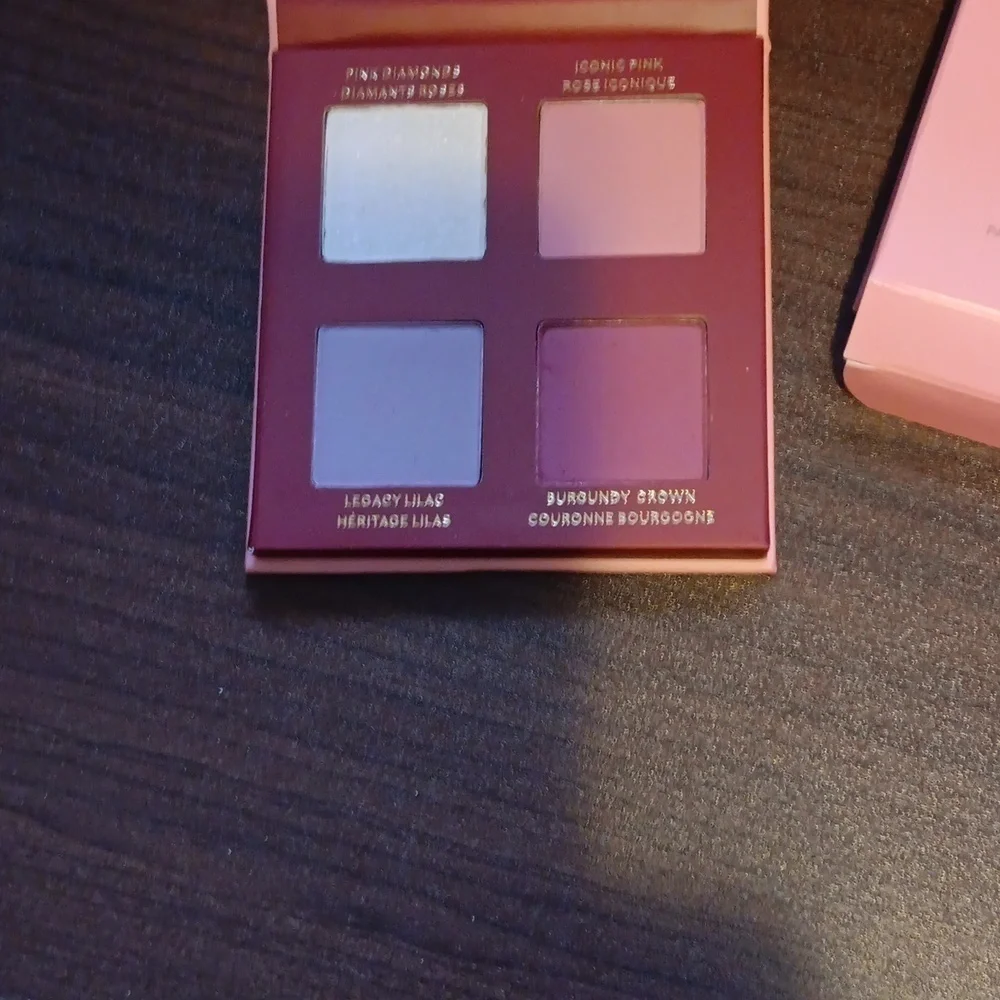 Eye shadow palette